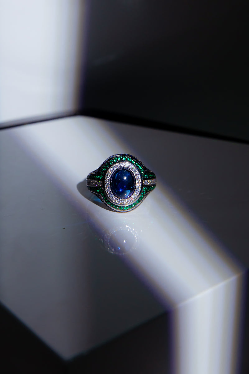 The Oceanic Gaze | Vintage Sapphire-Hued Halo Ring
