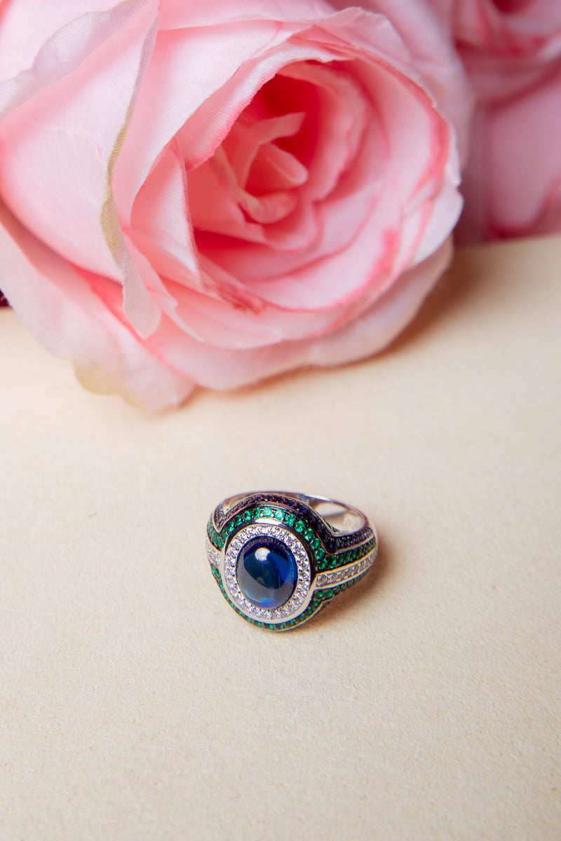 The Oceanic Gaze | Vintage Sapphire-Hued Halo Ring