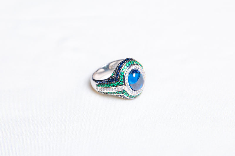 The Oceanic Gaze | Vintage Sapphire-Hued Halo Ring