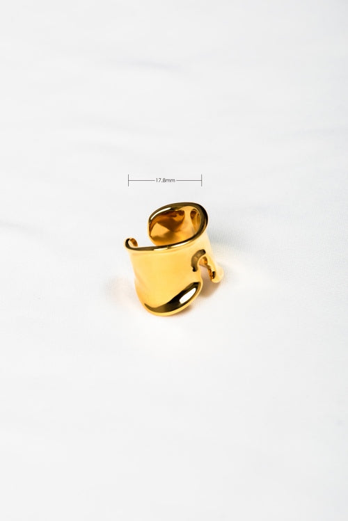 Molten Sculpture | Fluid Geometric Statement Ring