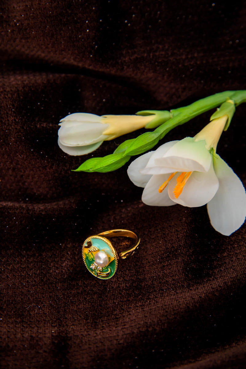 Monet’s Garden | Vintage Hand-Painted Shell & Pearl Artistic Ring