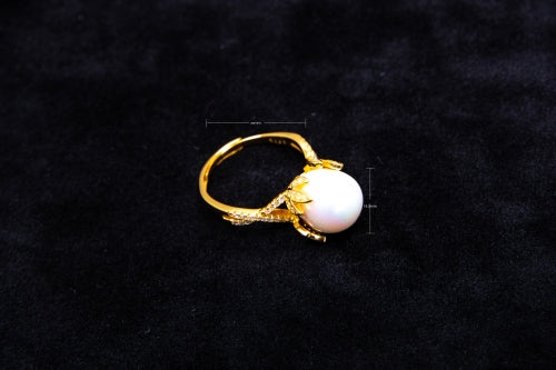 [Poetry of Vines] Vintage Golden Leaf &amp; Natural Pearl Ring
