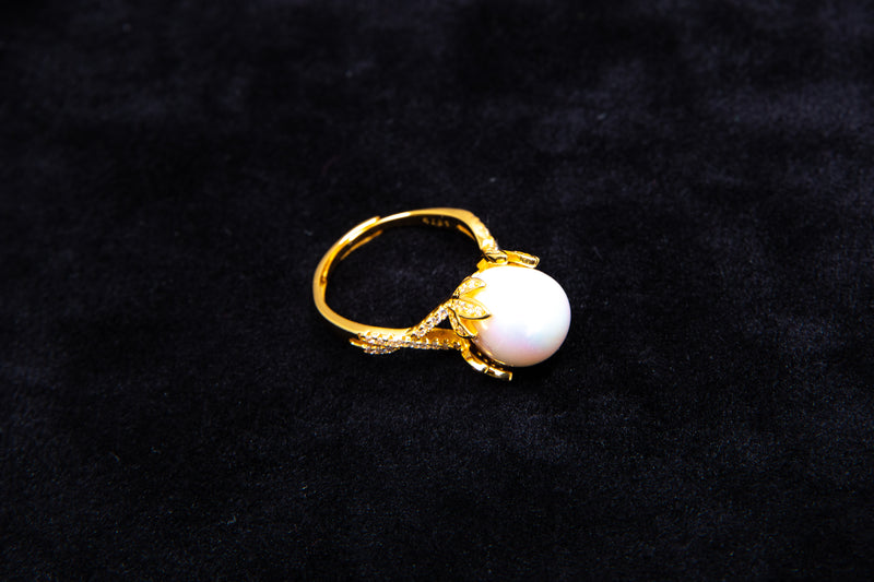 [Poetry of Vines] Vintage Golden Leaf &amp; Natural Pearl Ring