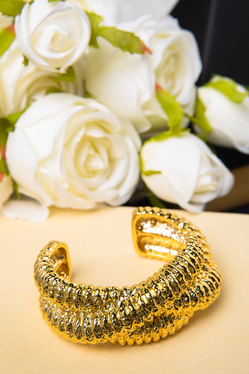 [Surge of Stars] Molten Texture Statement Cuff