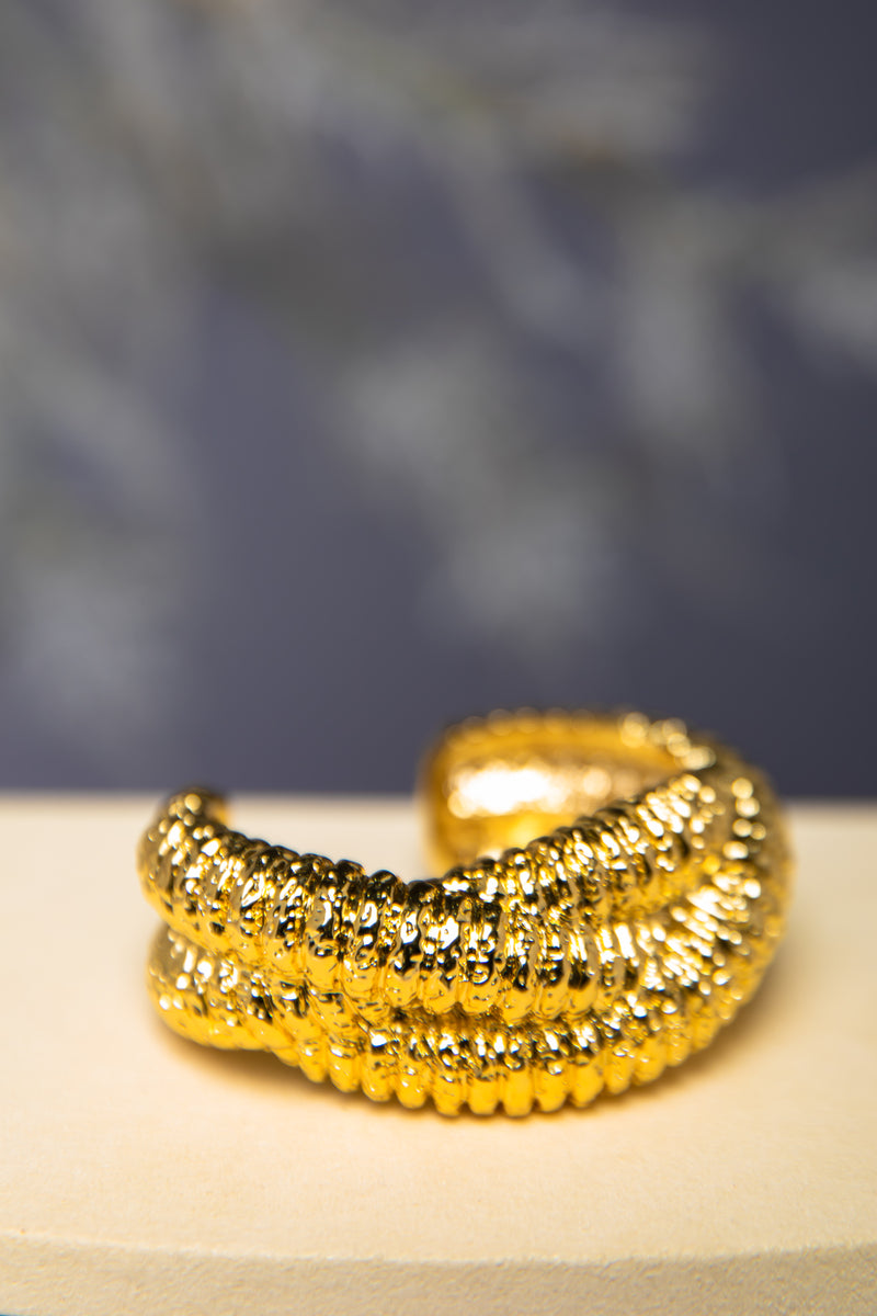 [Surge of Stars] Molten Texture Statement Cuff