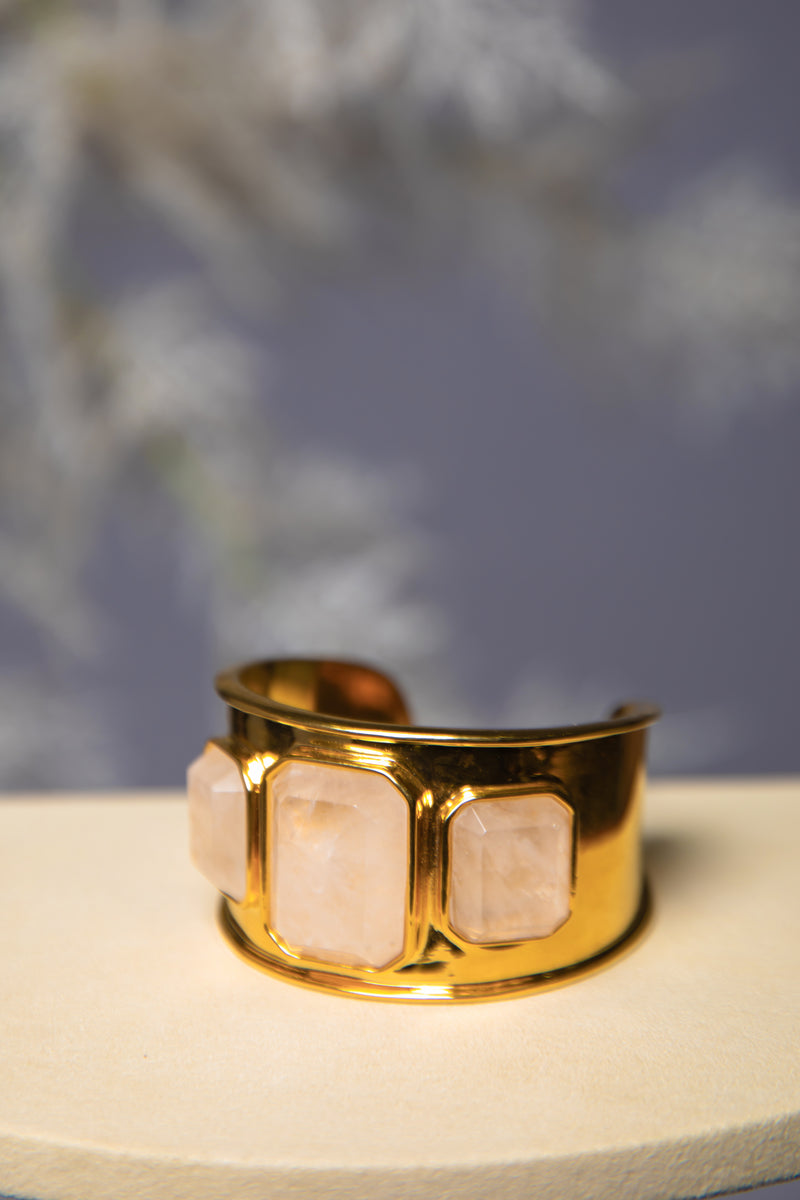 [Shield of Dawn] Natural White Crystal 18K Gold Plated Cuff