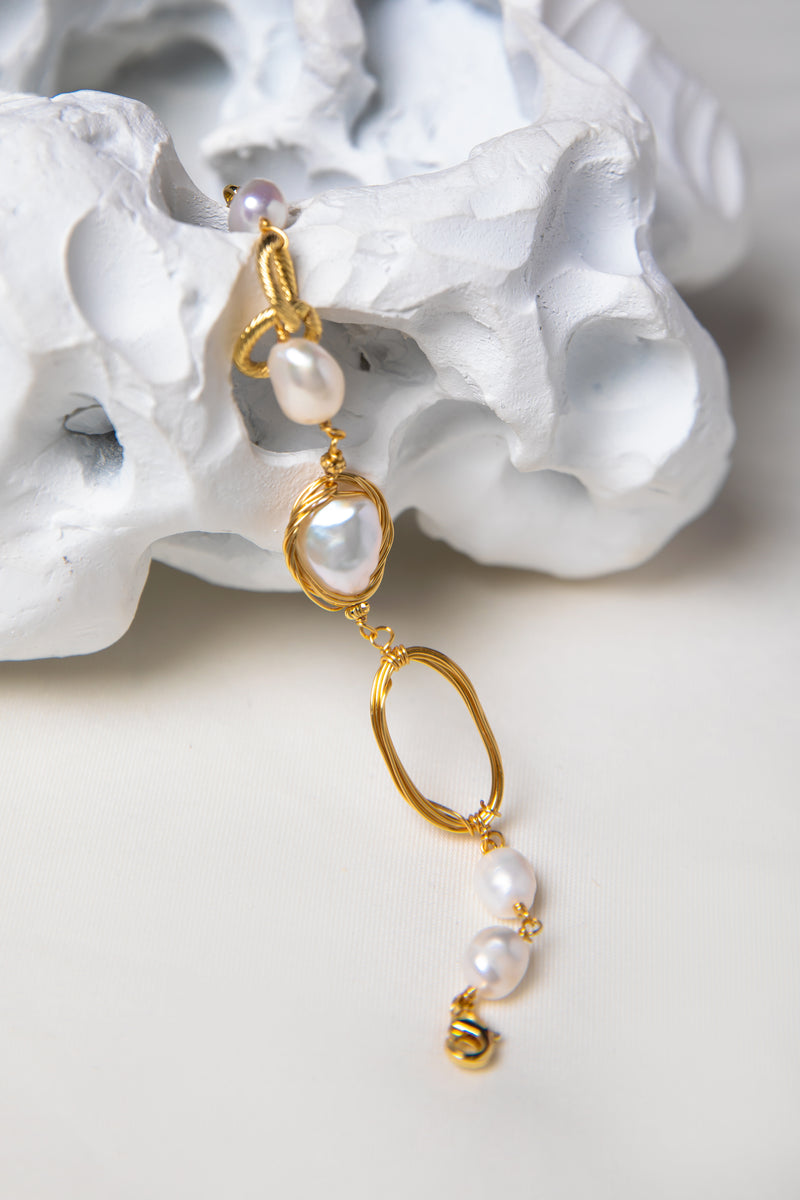 Fluid Feast | Baroque Pearl & 18K Gold Artisan Bracelet